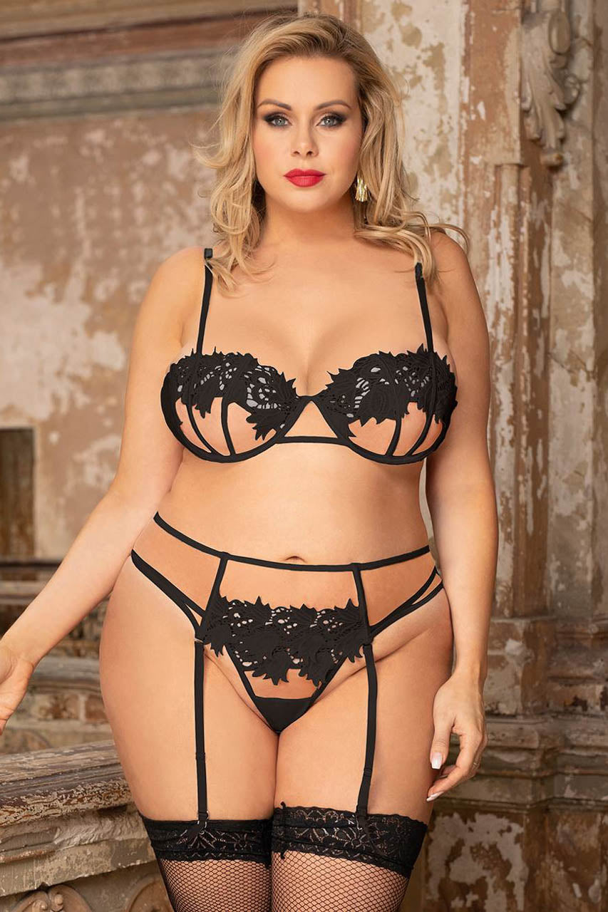 Plus Size Delicate Floral Embroidered Bra Set
